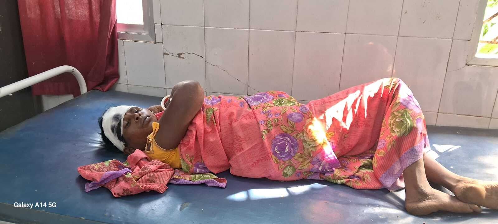 सारवां : टोटो पलटने से महिला घायल, रेफर