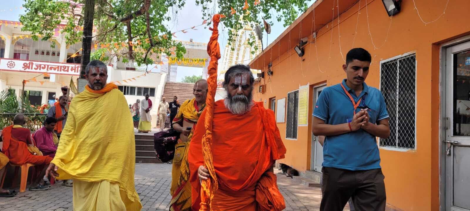 कोई भी व्यक्ति नास्तिक नहीं हो सकता : जीयर स्वामी