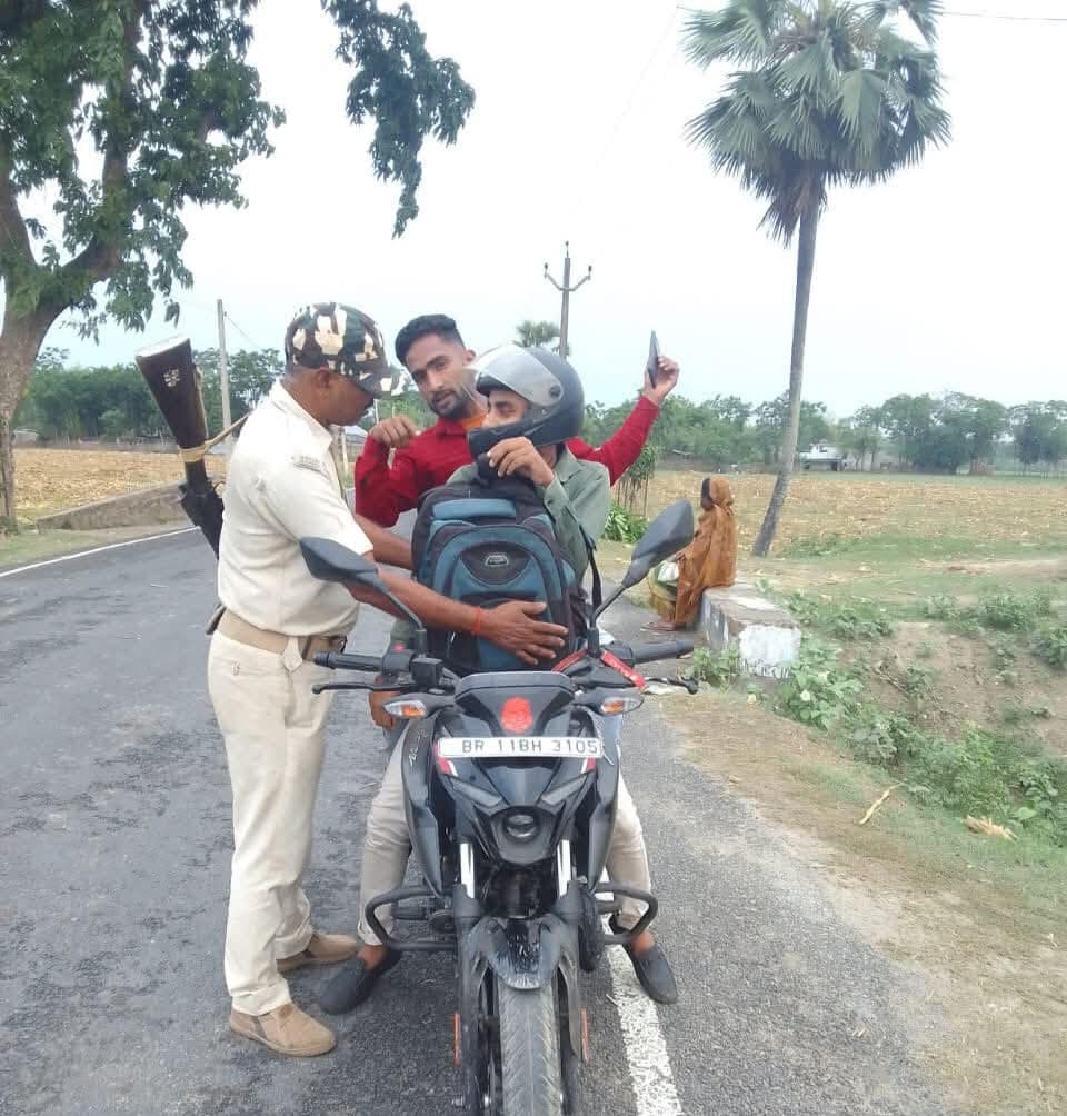 पुलिस ने चलाया वाहन चेकिंग अभियान