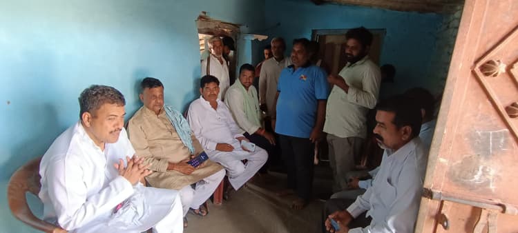 सांसद पहुंचे घुठिया गांव, दिवंगत समाजसेवी को दी श्रद्धांजलि