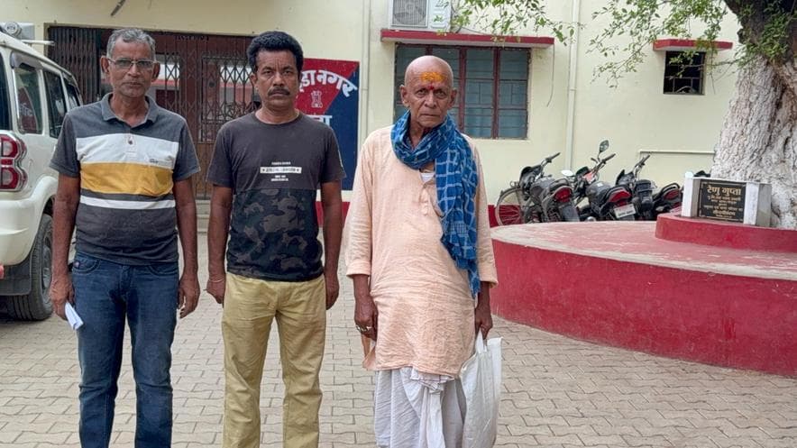 उचक्के ने पुजारी से तीन हजार रुपये व मोबाइल छीना