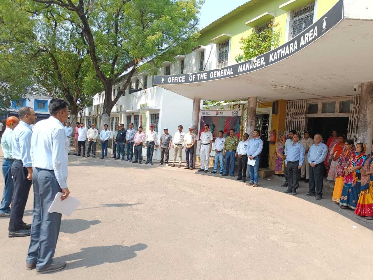 Bokaro News : कर्मियों की दिलायी गयी सुरक्षा नियमों के पालन की शपथ