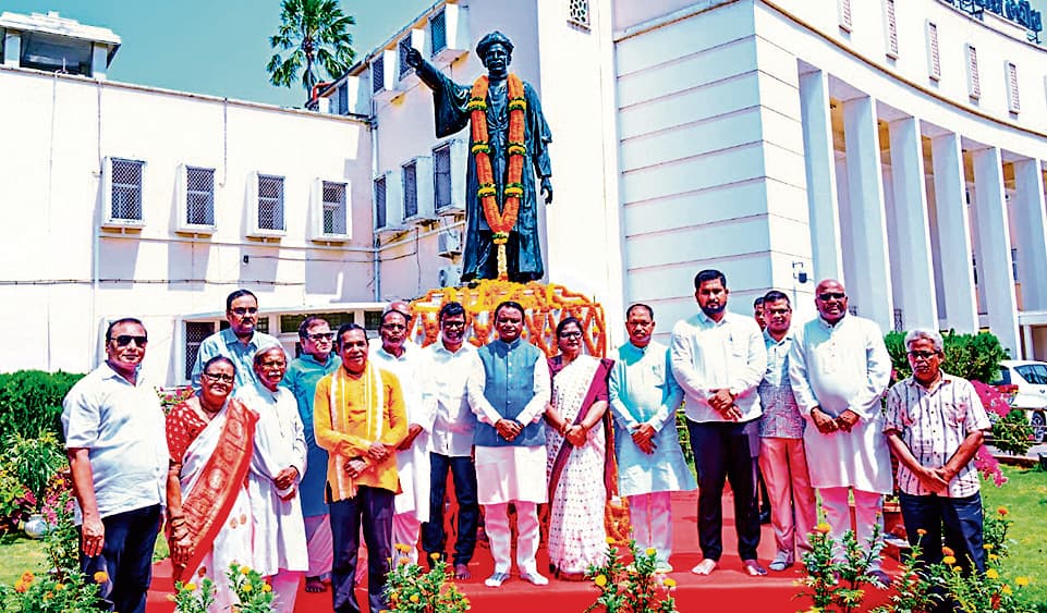 Bhubaneswar News: ओडिशा प्रदेश के गठन और ओड़िया भाषा के संरक्षण में मधुबाबू के योगदान को किया याद