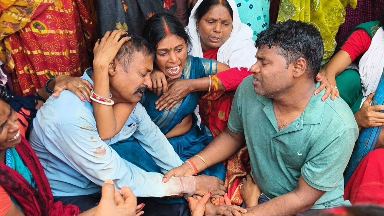 खरीदारी करने बाजार जा रही महिला को अनियंत्रित डंपर ने कुचला, गयी जान