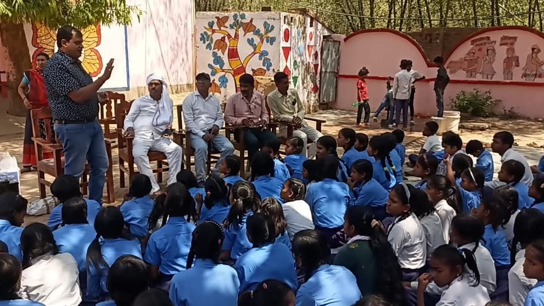 बच्चों के नेतृत्व कौशल को बढ़ावा देने के लिए बाल सभा आयोजित