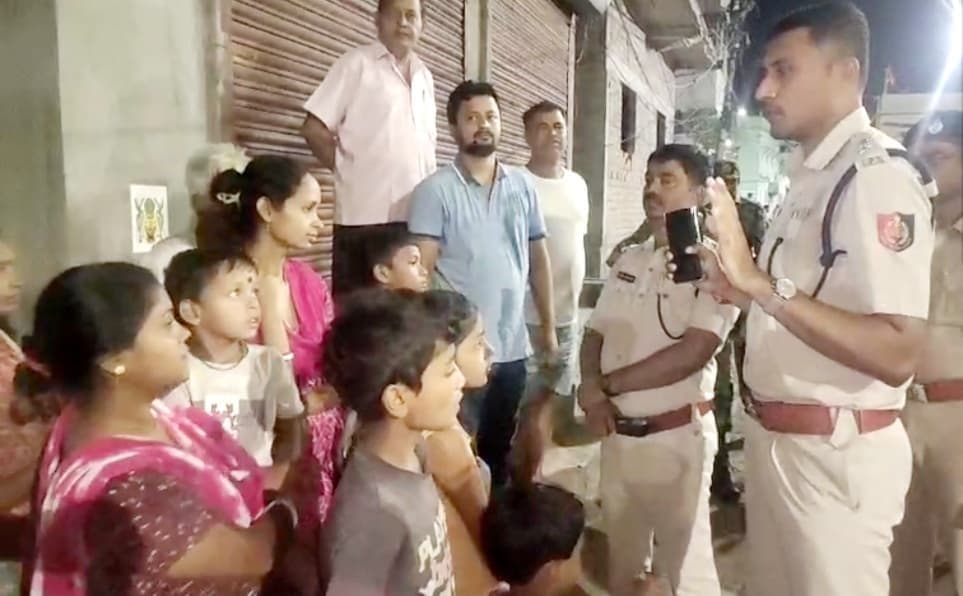 रघुनाथगंज के एसपी ने समशेरगंज इलाके का लिया जायजा