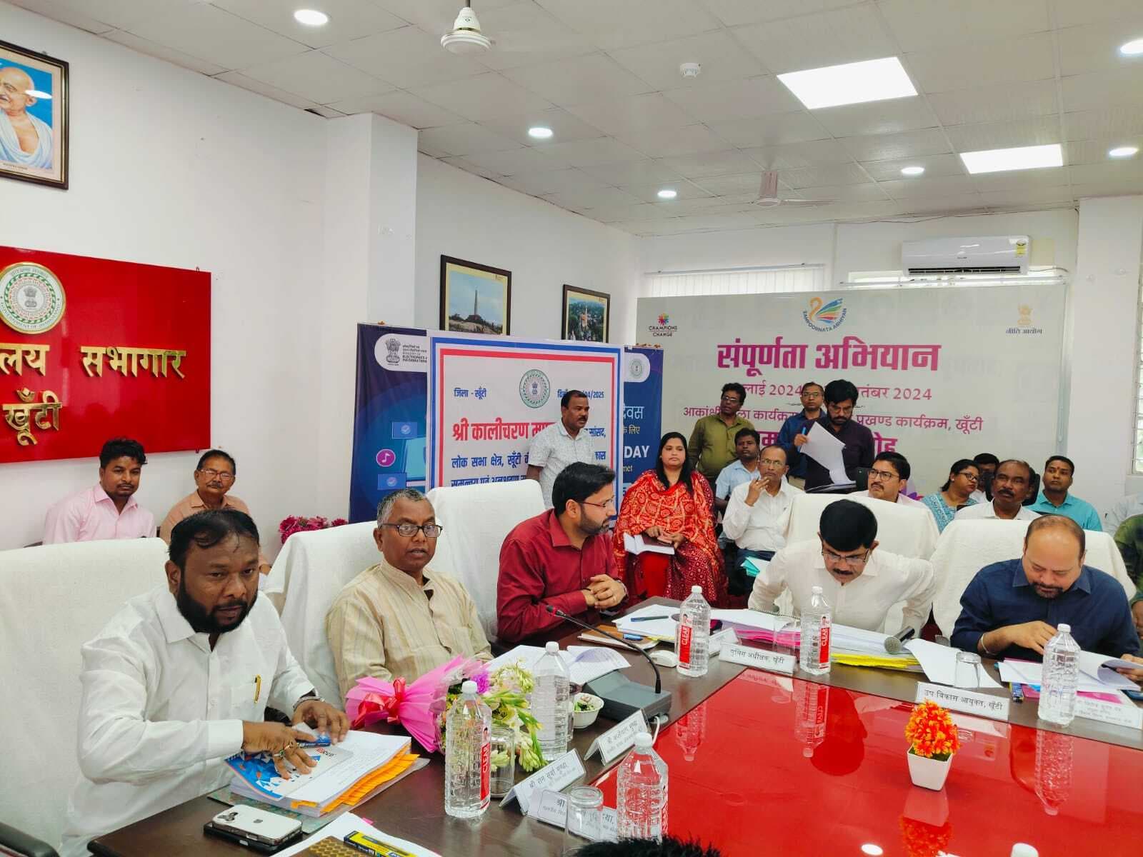 बारिश से पहले अधूरी सड़कों का निर्माण करें पूरी : सांसद