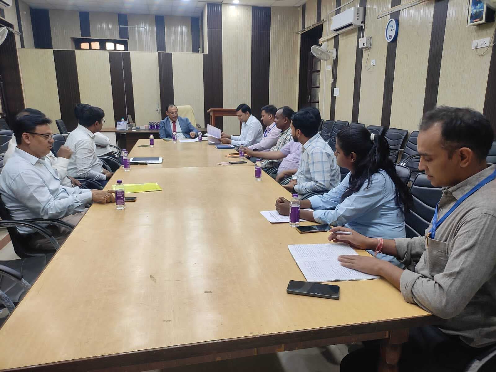 राष्ट्रीय लोक अदालत को लेकर की गयी समीक्षात्मक बैठक