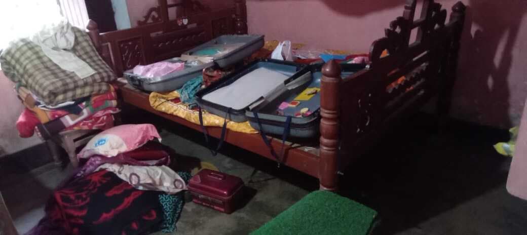 चाेरों ने साढ़े चार लाख के जेवरात की चोरी