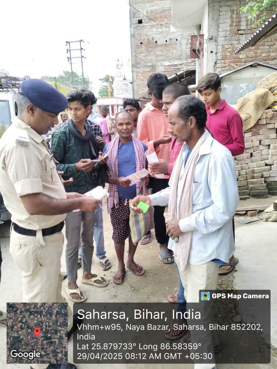 अग्निशमन कर्मियों ने आग से सुरक्षा एवं बचाव के लिए लोगों को दी महत्वपूर्ण जानकारी