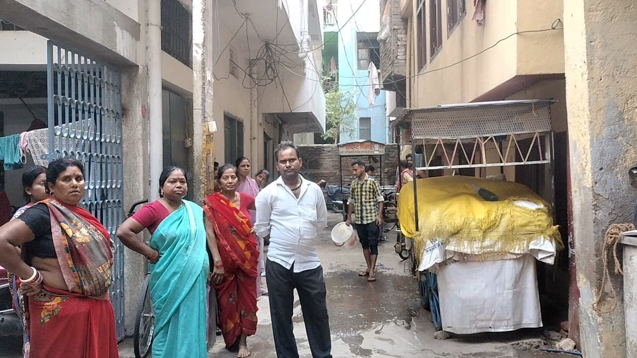 Patna News : अवैध संबंध के शक में साइकिल दुकान के स्टाफ ने पत्नी की बेलना से गला दबा कर दी हत्या, गिरफ्तार