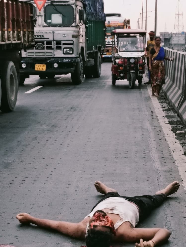 फरिंगोला फ्लाई ओवर पर संदिग्ध अवस्था में मिली लाश, हत्या की आशंका