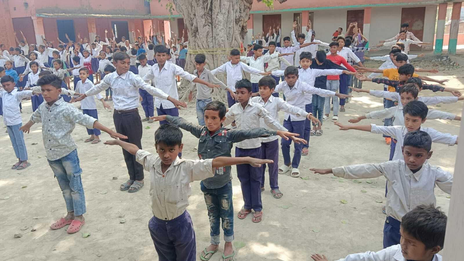 स्कूलों में नामांकन की रिपोर्ट तैयार कर रहा शिक्षा विभाग