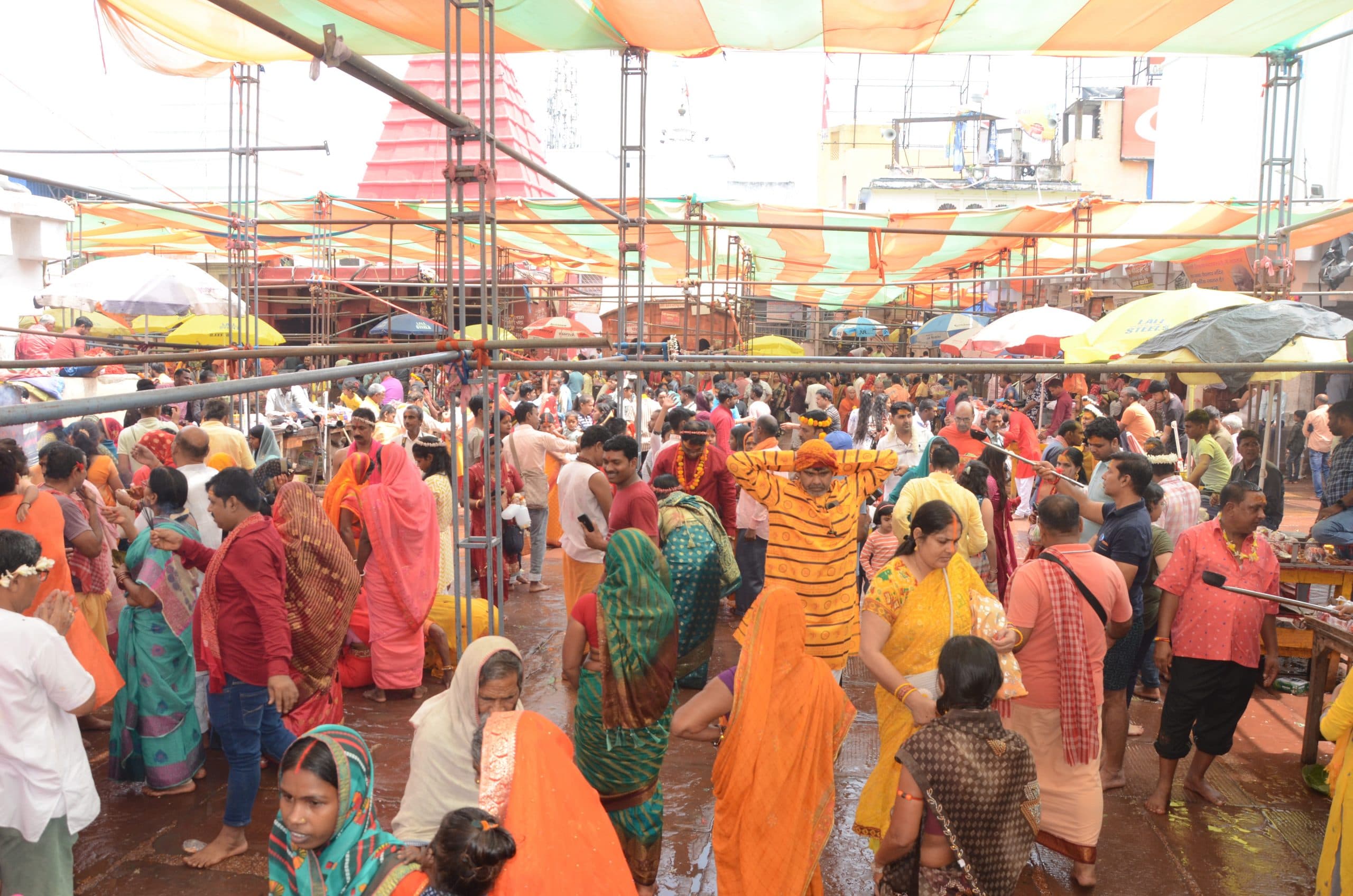 Deoghar News : भक्तों ने कराये रुद्राभिषेक समेत अन्य अनुष्ठान