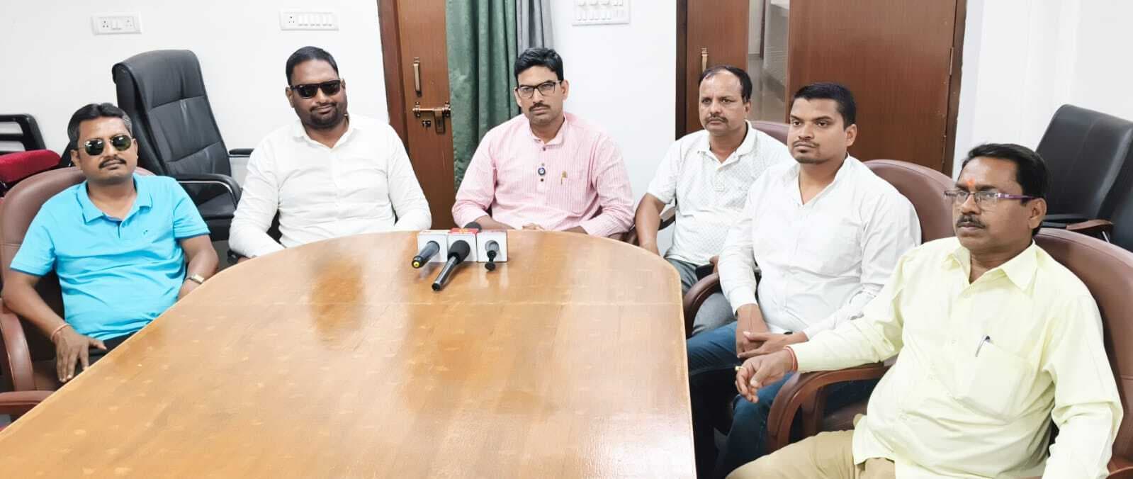 Madhubani News : कार्यक्रम की सफलता पर शीर्ष नेताओं को दी बधाई