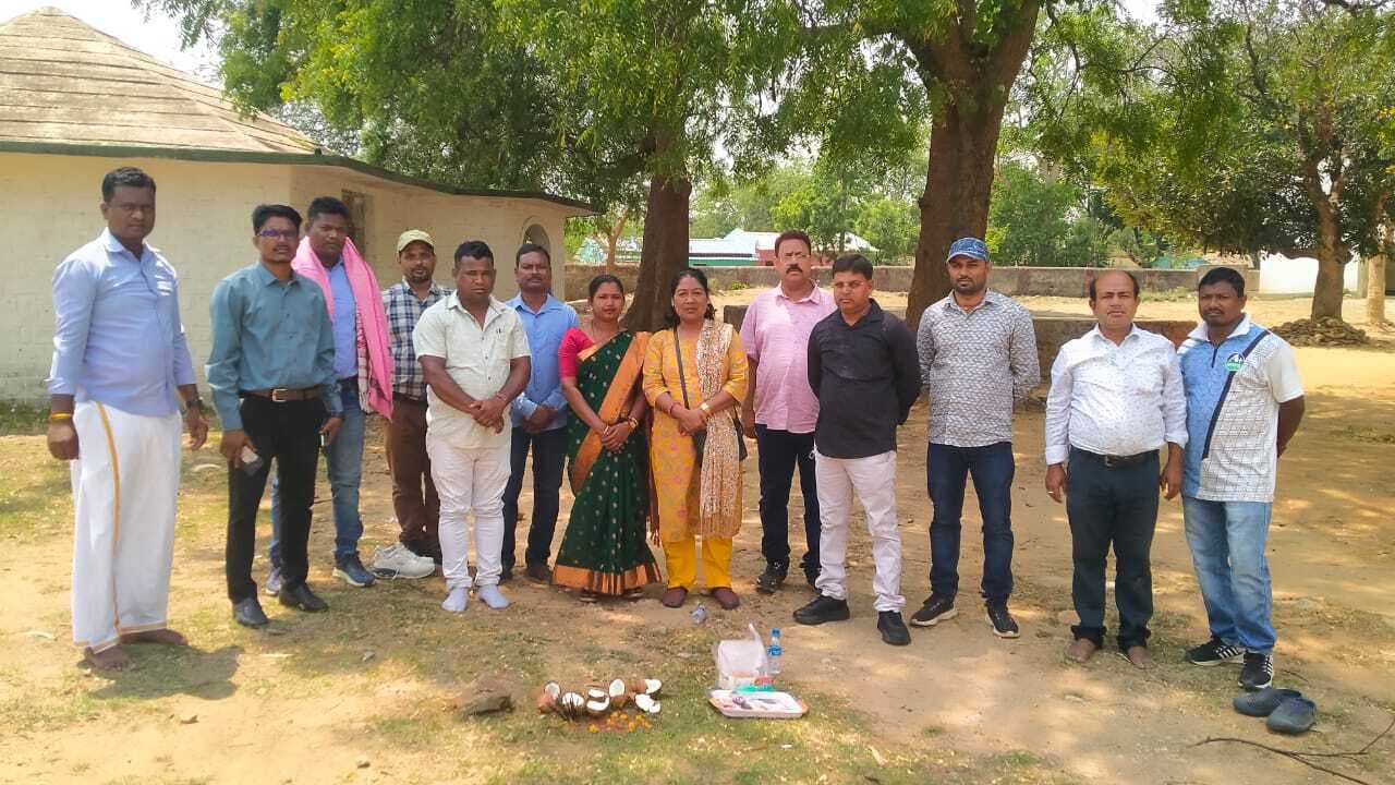 West Singhbhum News : 55.53 लाख से बुढ़ीगोड़ा हाइस्कूल में भवन निर्माण शुरू