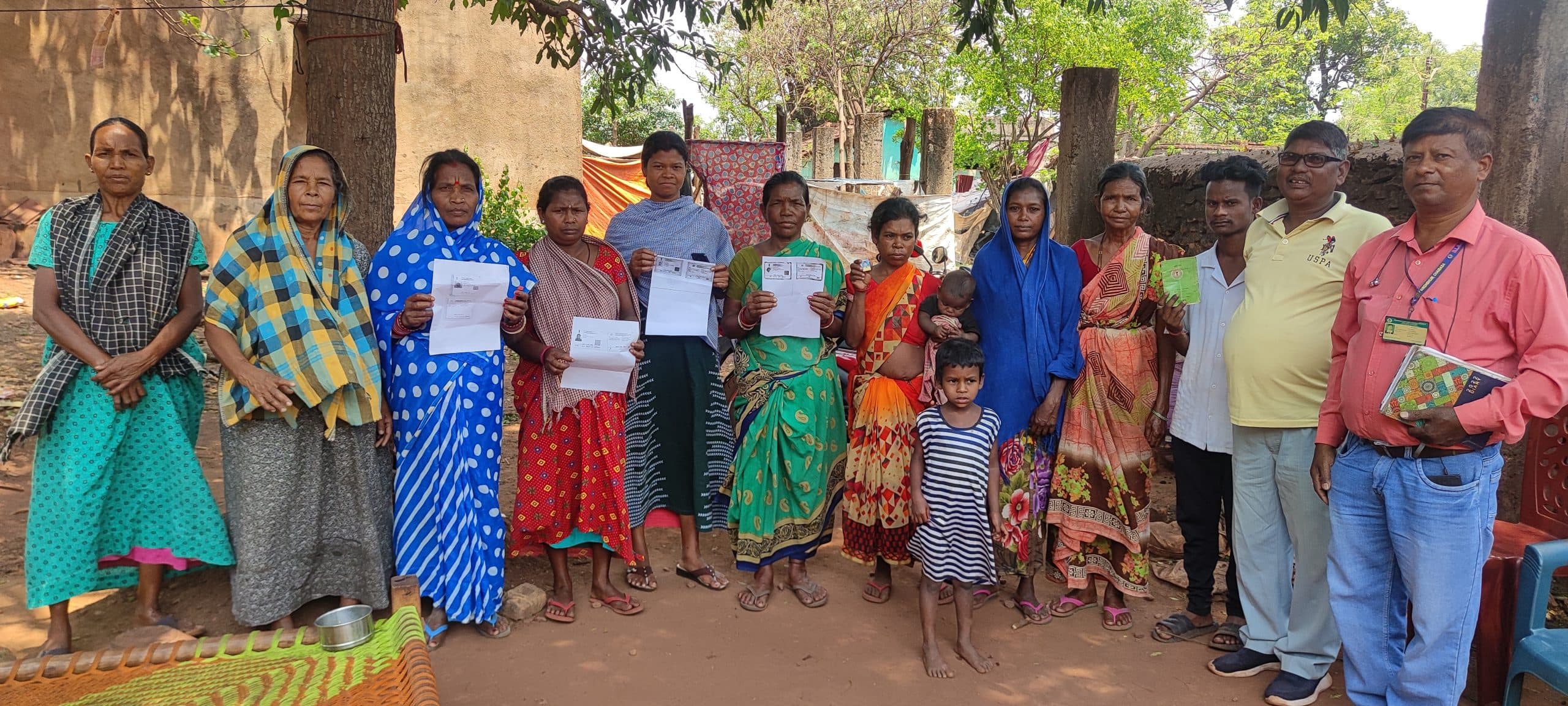 West Singhbhum News : रोजगार के लिए अहमदाबाद गये नौ ग्रामीण बने बंधक, परिजन परेशान