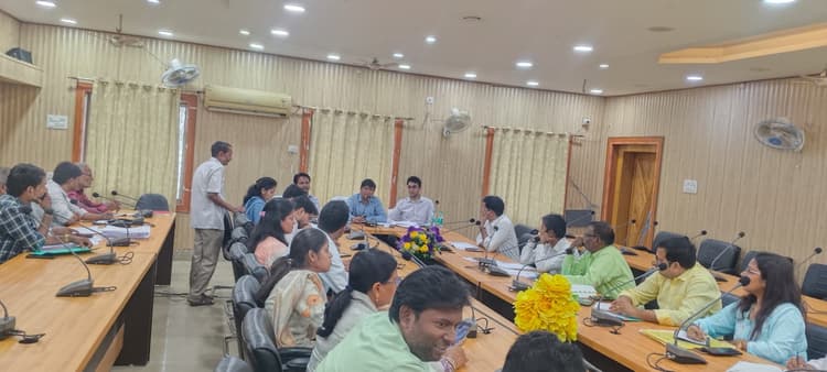 Madhubani News : अतिक्रमण मामलों का करें त्वरित निबटारा