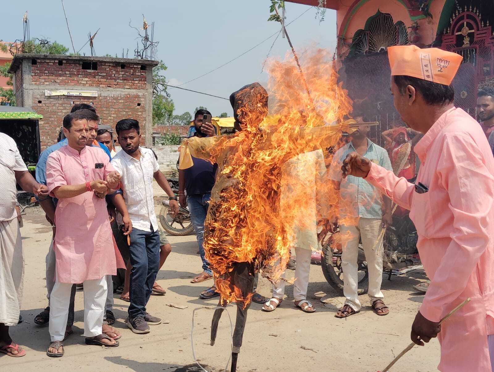 Madhubani News : भाजपाइयों ने किसान नेता के खिलाफ जतायी नाराजगी