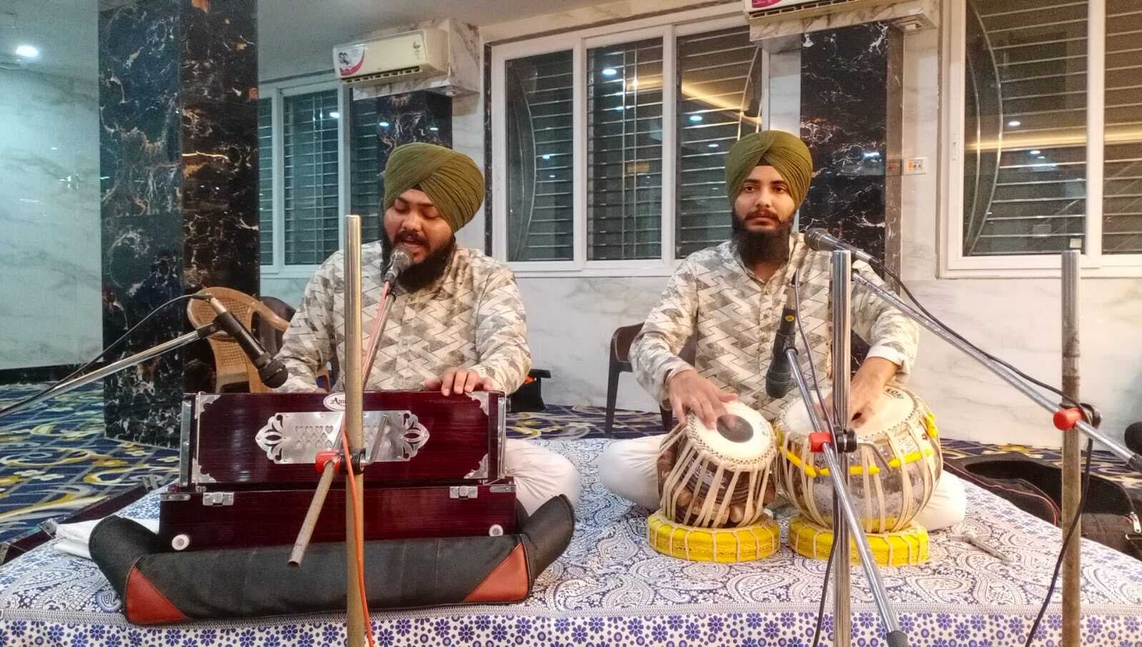 Giridih News: मुख्य गुरुद्वारा में हर्षोल्लास मना गुरु अंगद देव जी महाराज का प्रकाश पर्व