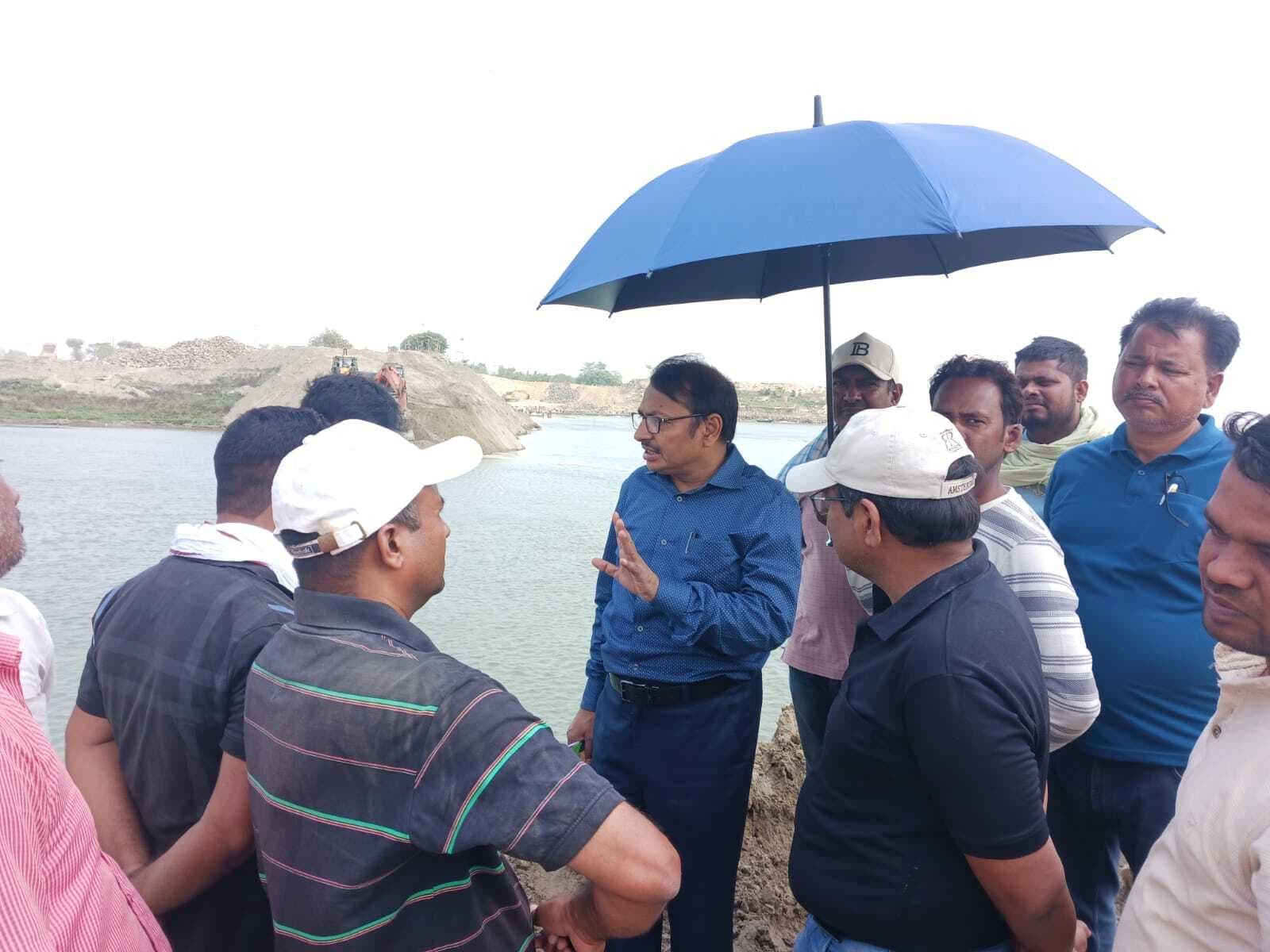 Bhagalpur news हर हाल में समय पर कटाव निरोधी कार्य करें पूरा : मुख्य अभियंता