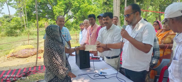 Motihari:विकास शिविर में वंचितों को मिला सरकारी योजनाओं का लाभ