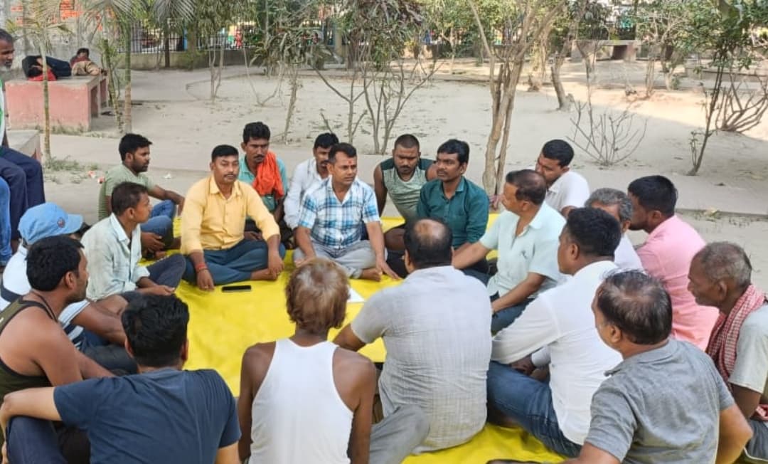 Motihari: शहरी फुटपाथ दुकानदारों ने डीएम से शेष 38 दुकान निर्माण के साथ व्यवस्थित करने की लगायी गुहार