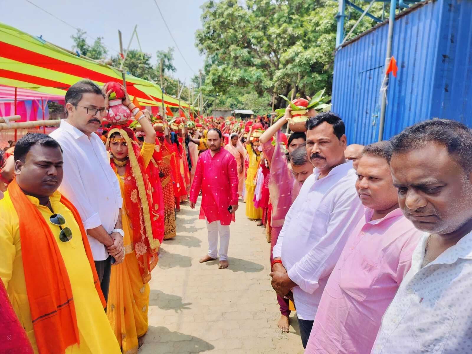 श्रीमद भागवत महापुराण को लेकर निकाली गयी कलश शोभायात्रा