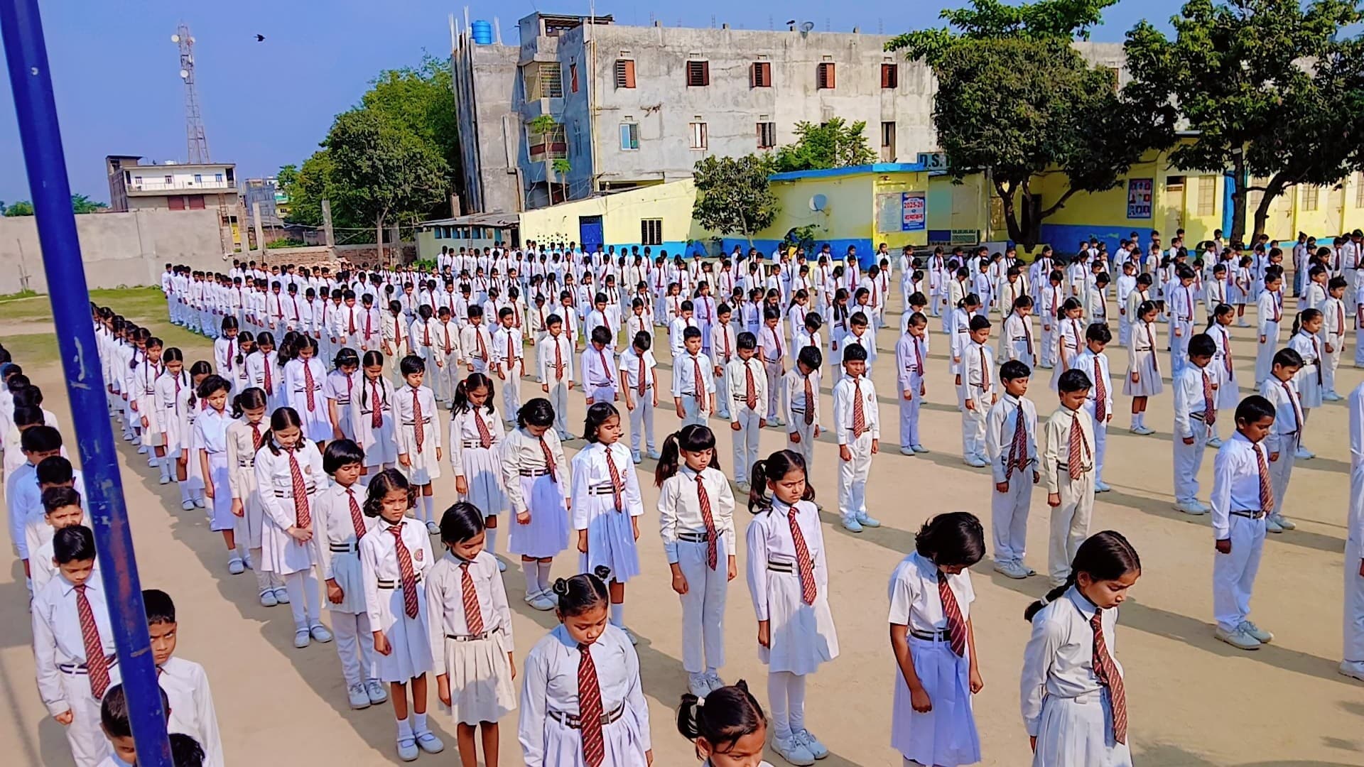 आतंकी हमले में मारे गये लोगों को दी गई श्रद्धांजलि