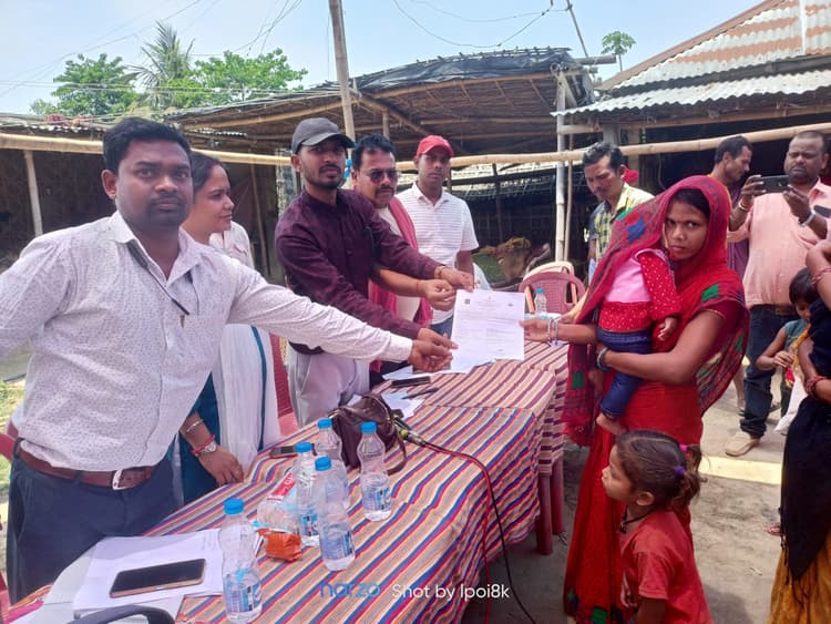 समग्र सेवा अभियान के तहत सरदार टोला में लगा शिविर