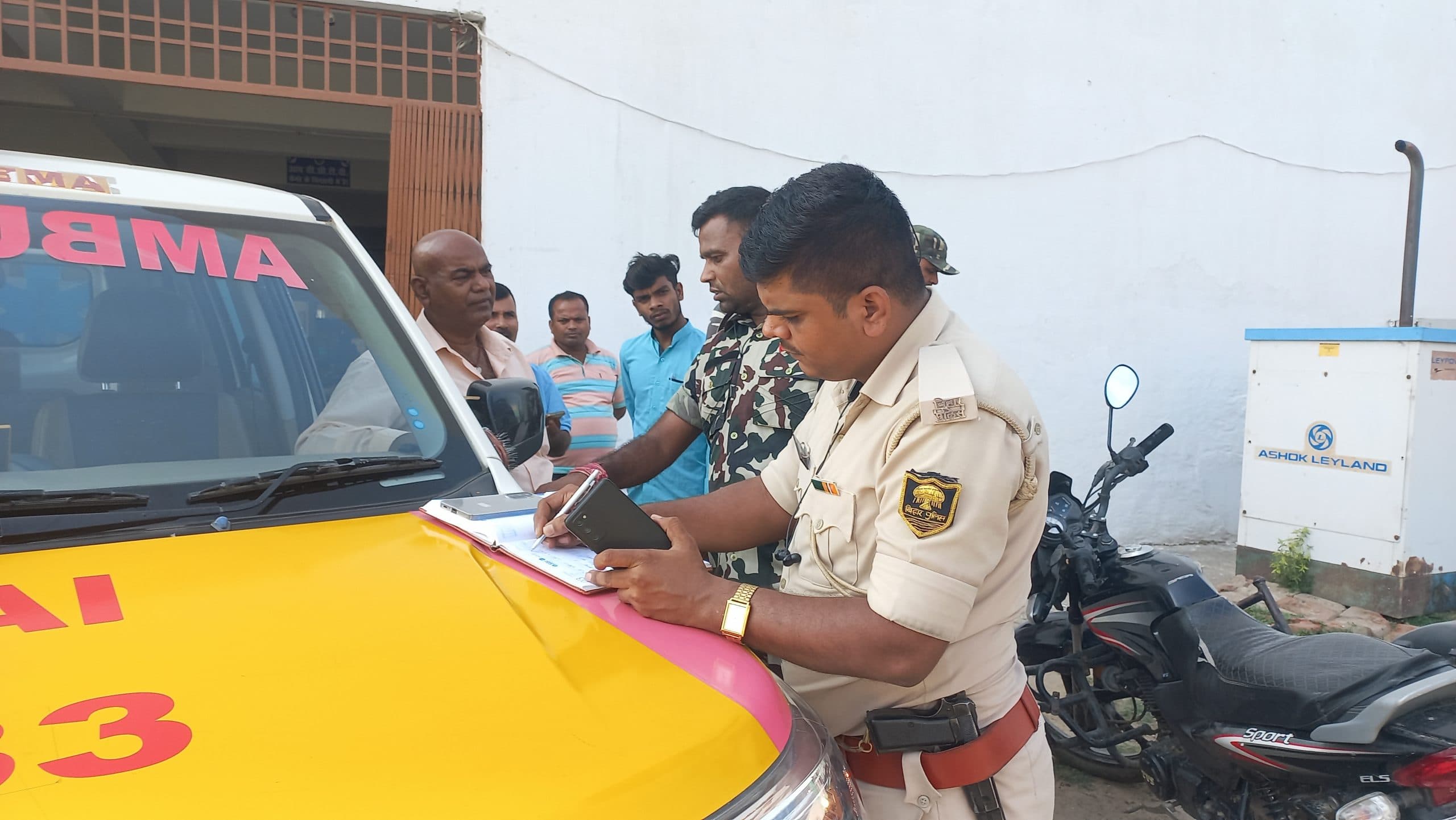 ट्रक की चपेट में आने से बाइक सवार की मौत, परिजनों में मचा कोहराम