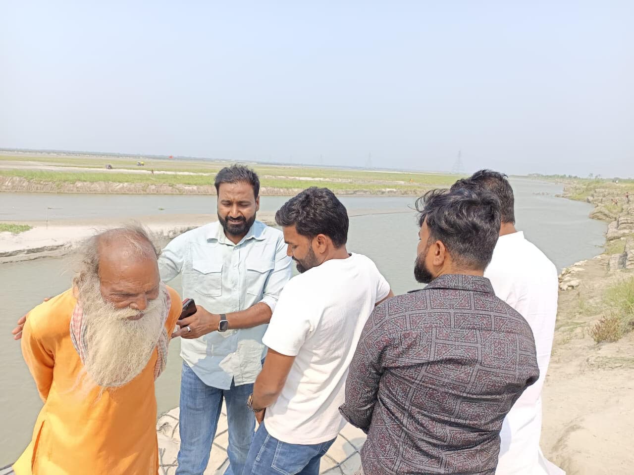 मांझा में सीओ ने बाढ़ से बचाव की तैयारियों का लिया जायजा