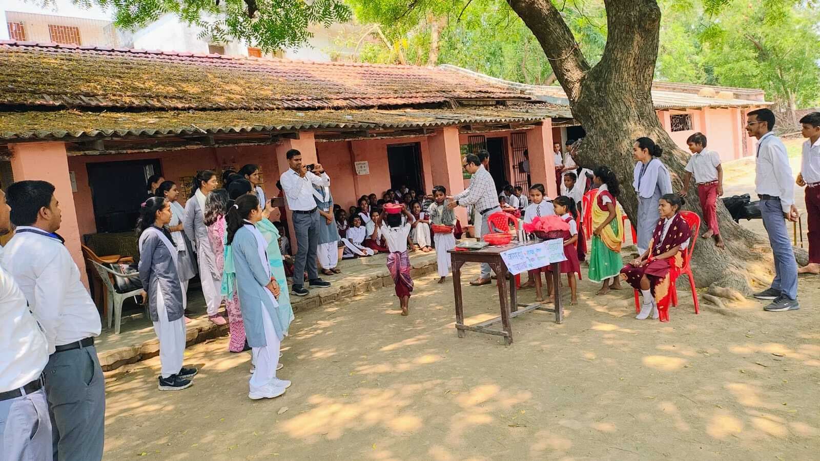 21वीं सदी में बाल श्रम दुर्भाग्यपूर्ण : डॉ धीरज