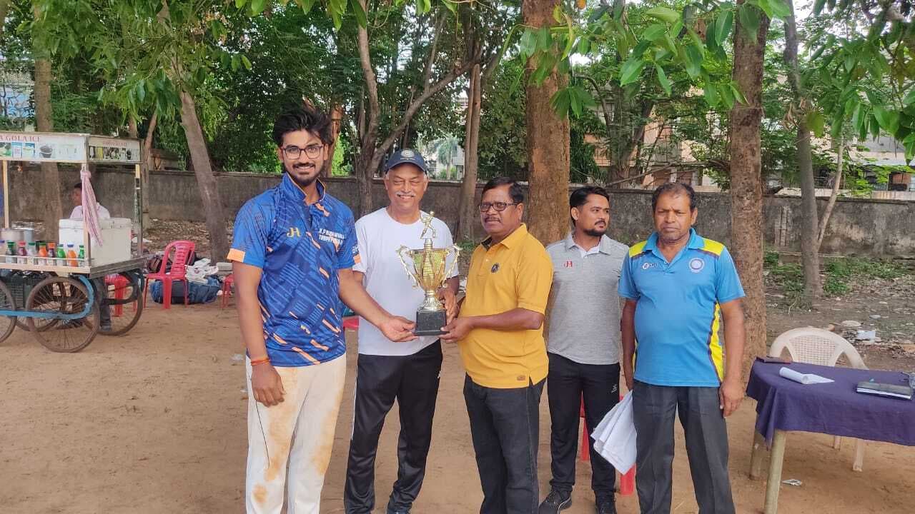 jsca A Division League Champion :  लोयोला ब्लूज की टीम ने जीता जेएससीए ए डिवीजन क्रिकेट लीग का खिताब