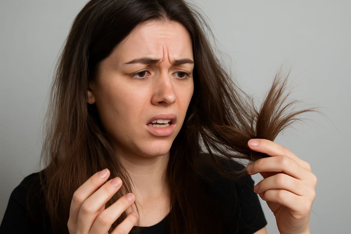 Hair Care Tips: अब बाल होंगे रेशमी और मजबूत, इन घरेलू नुस्खों से करें दोमुंहे बालों की छुट्टी