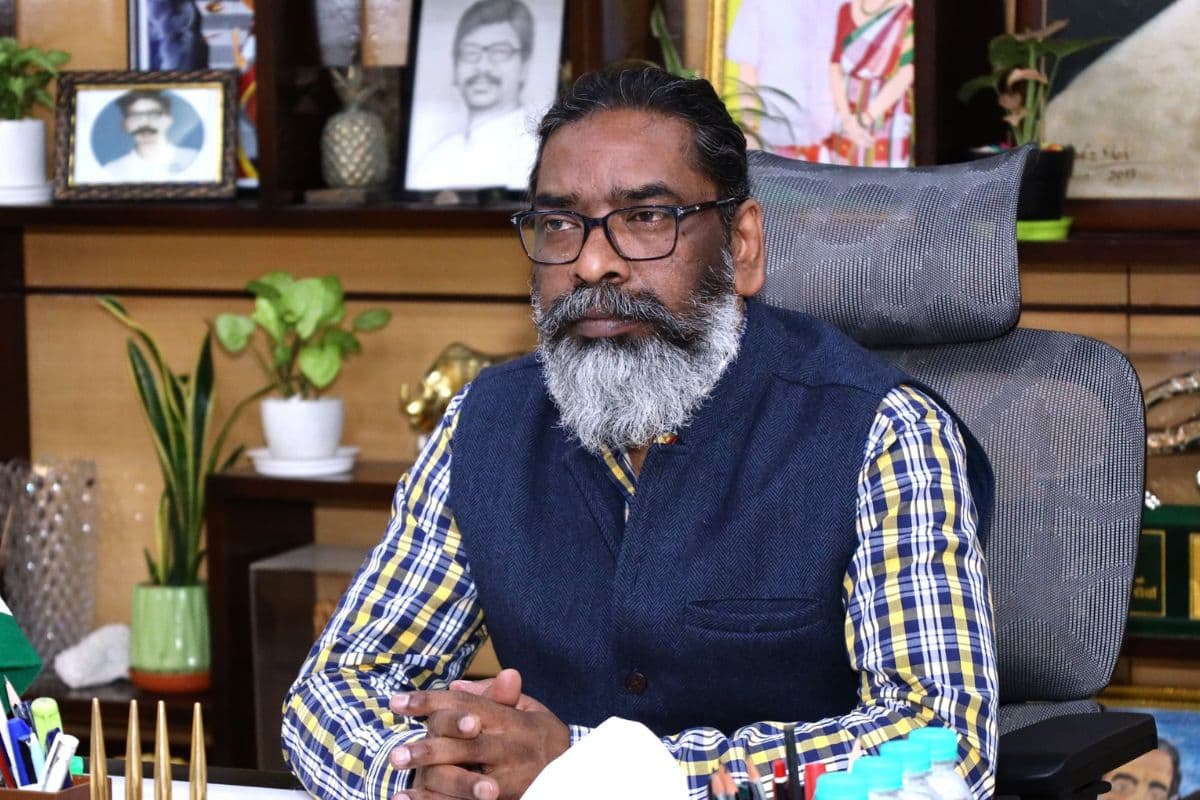 Hemant Soren Gift: हेमंत सोरेन की सौगात से खिलेंगे झारखंड आंदोलनकारियों के चेहरे, एक साथ 6 माह की पेंशन