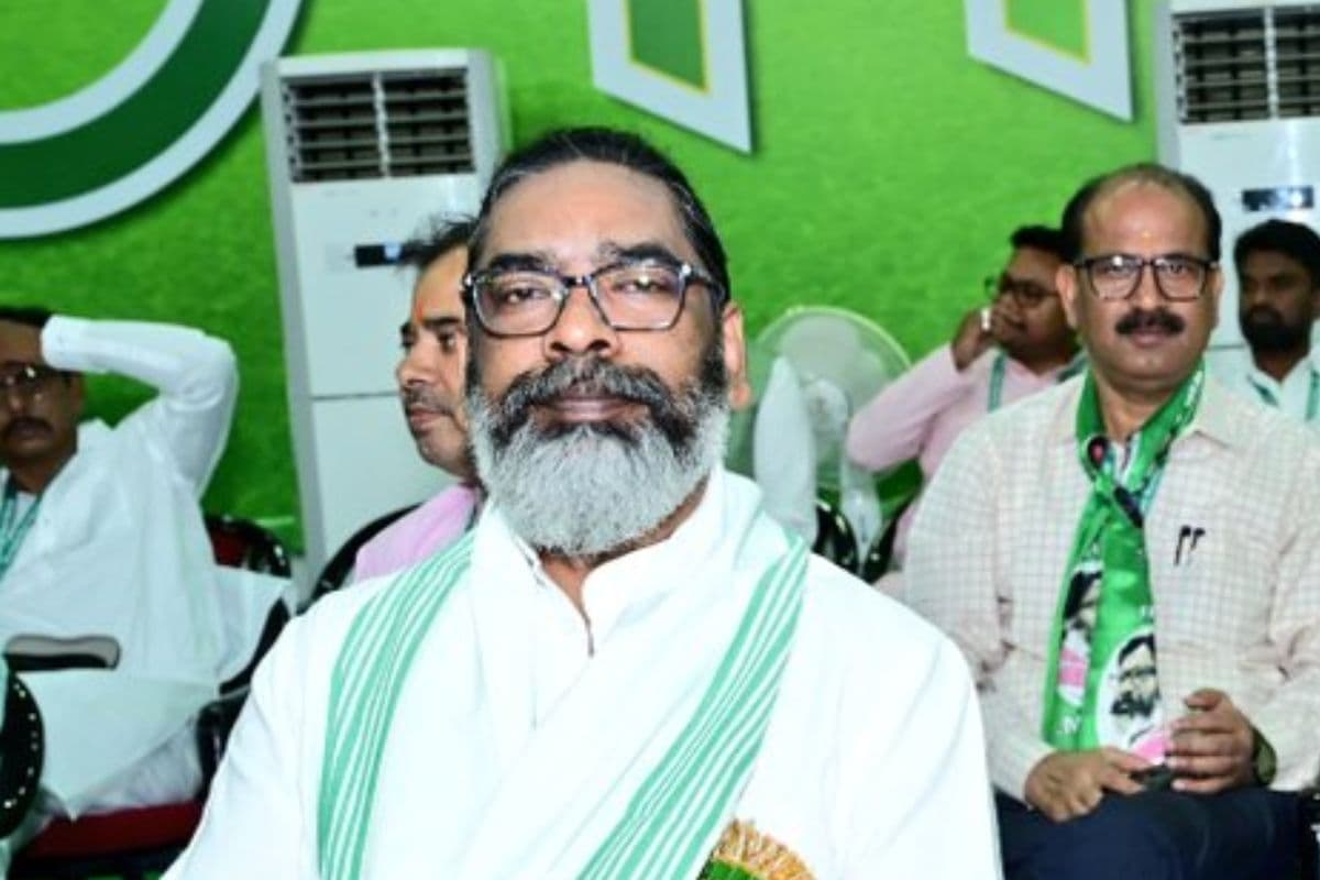 JMM Central Convention: हेमंत सोरेन के हाथों में JMM की कमान, कहा-अभी तय करनी है लंबी यात्रा