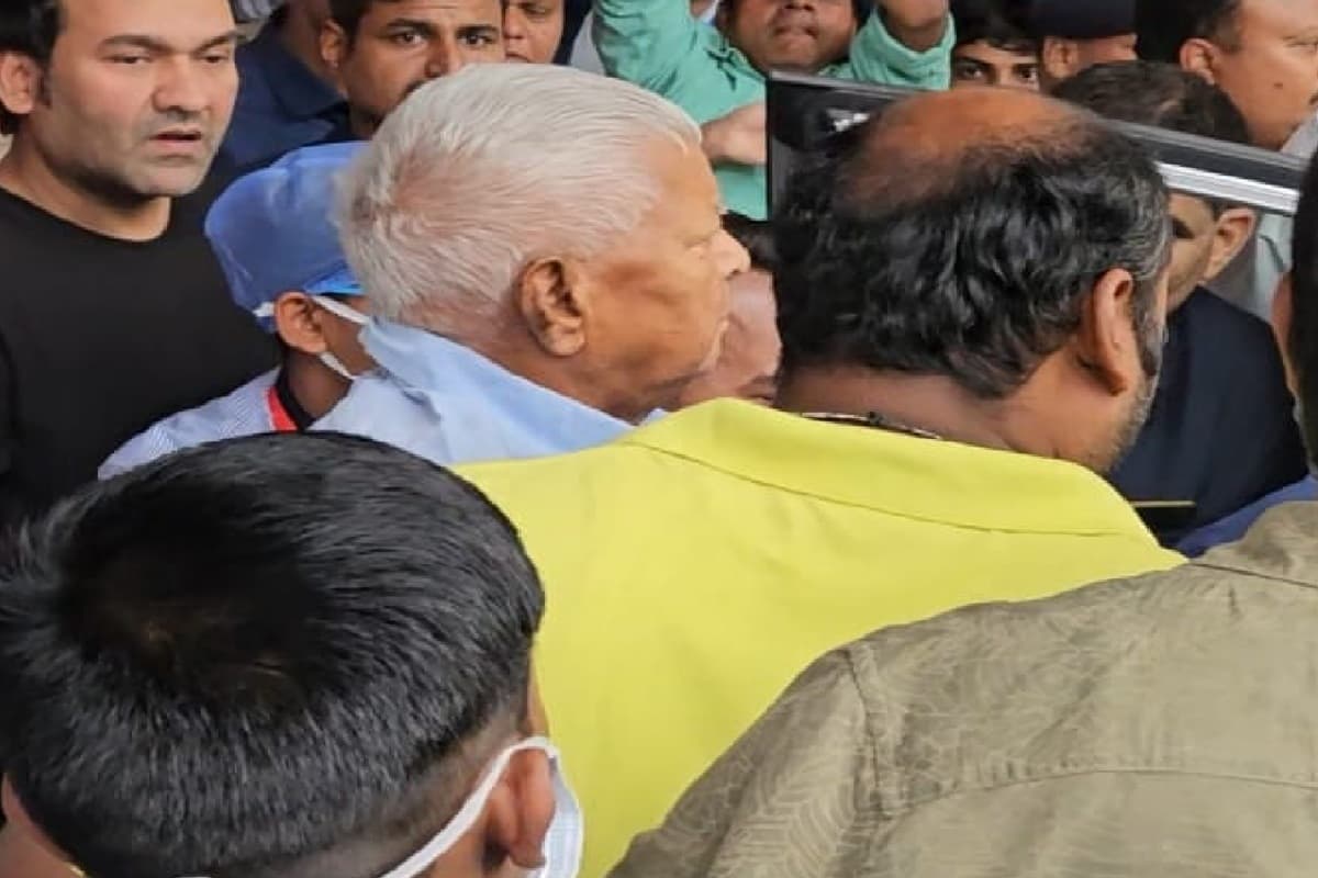 Video: लालू प्रसाद की तबीयत बिगड़ी, दिल्ली रवाना