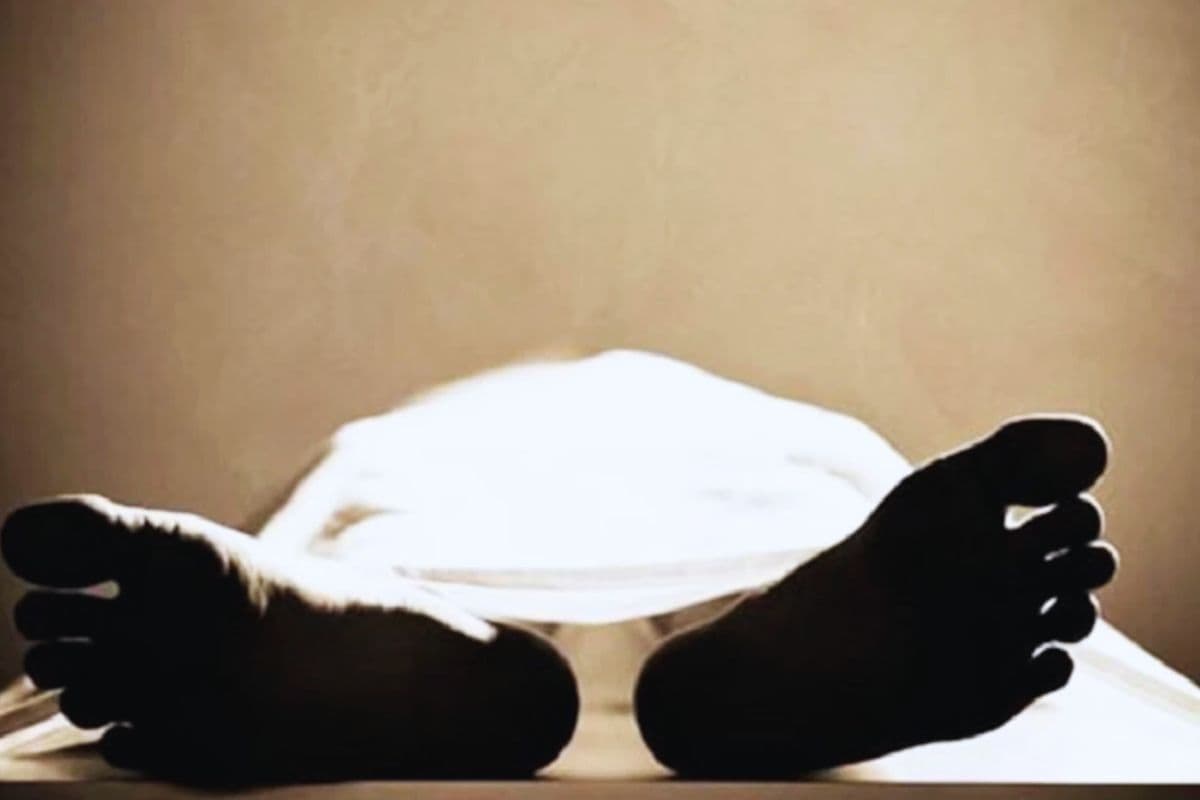 बिहार में 10वीं की छात्रा के पैरों में कीलें ठोककर हत्या, नमक डालकर नदी किनारे दफनाया शव