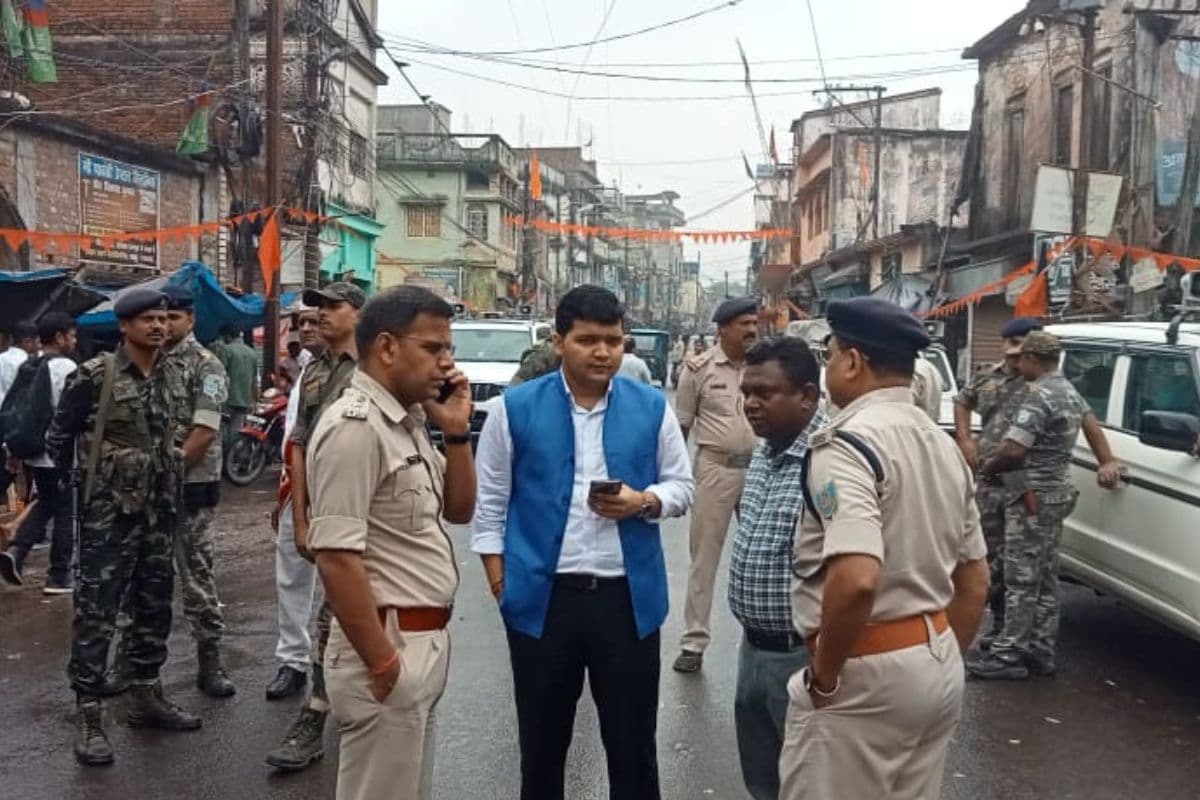 Murshidabad Violence: मुर्शिदाबाद हिंसा के बाद झारखंड के इस जिले में निषेधाज्ञा, अफवाह फैलायी तो होगा एक्शन