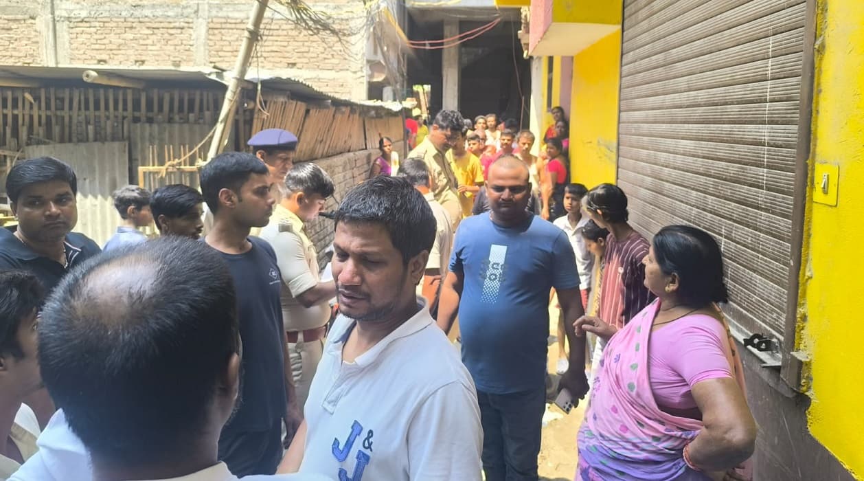 Patna Crime: पटना में सरेआम दर्जनों राउंड फायरिंग कर भाग गये अपराधी, अब खोखा बटोर रही पुलिस