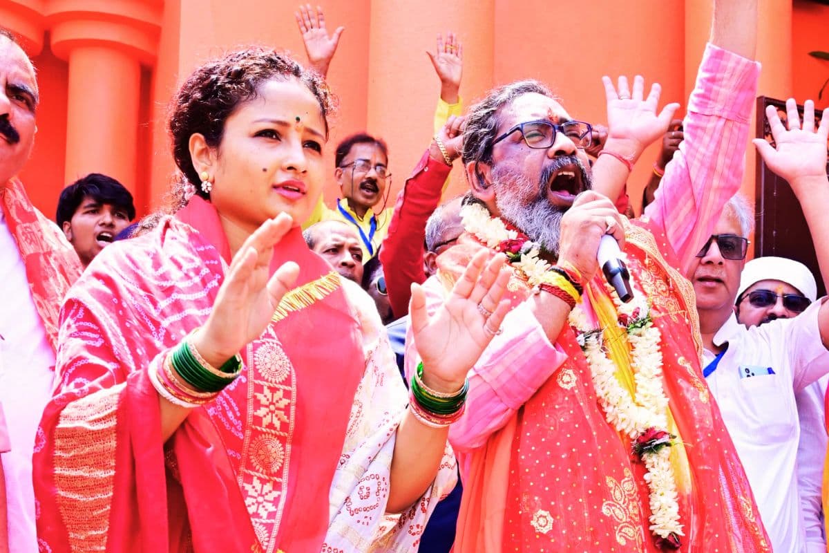 Video: रांची के इस मंदिर में हेमंत सोरेन ने रामनवमी पर की पूजा, लगाये जय श्रीराम के नारे