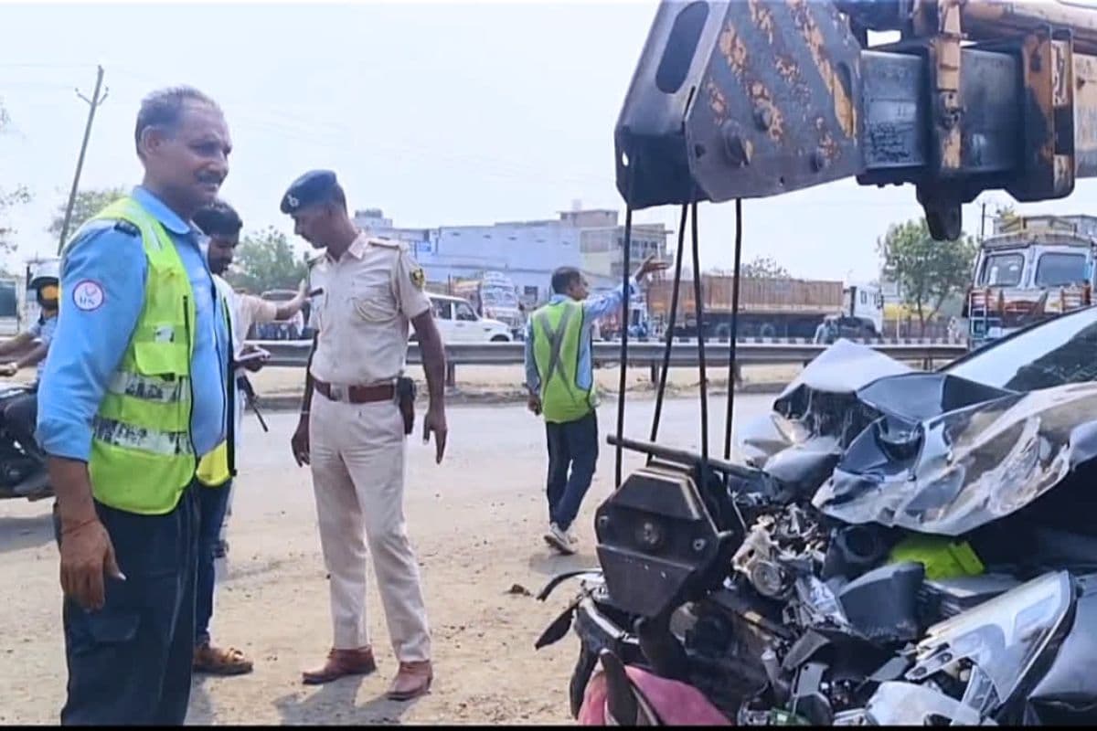 बिहार में बेकाबू कार ने ली डॉक्टर की जान, बाइक को 100 मीटर तक घसीटती ले गई मौत की रफ्तार