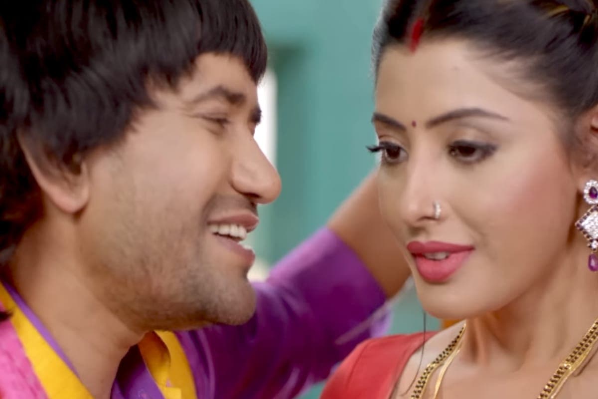 Bhojpuri: निरहुआ और संचिता का ये रोमांटिक गाना हुआ वायरल, 7 साल बाद भी यूट्यूब पर काट रहा बवाल