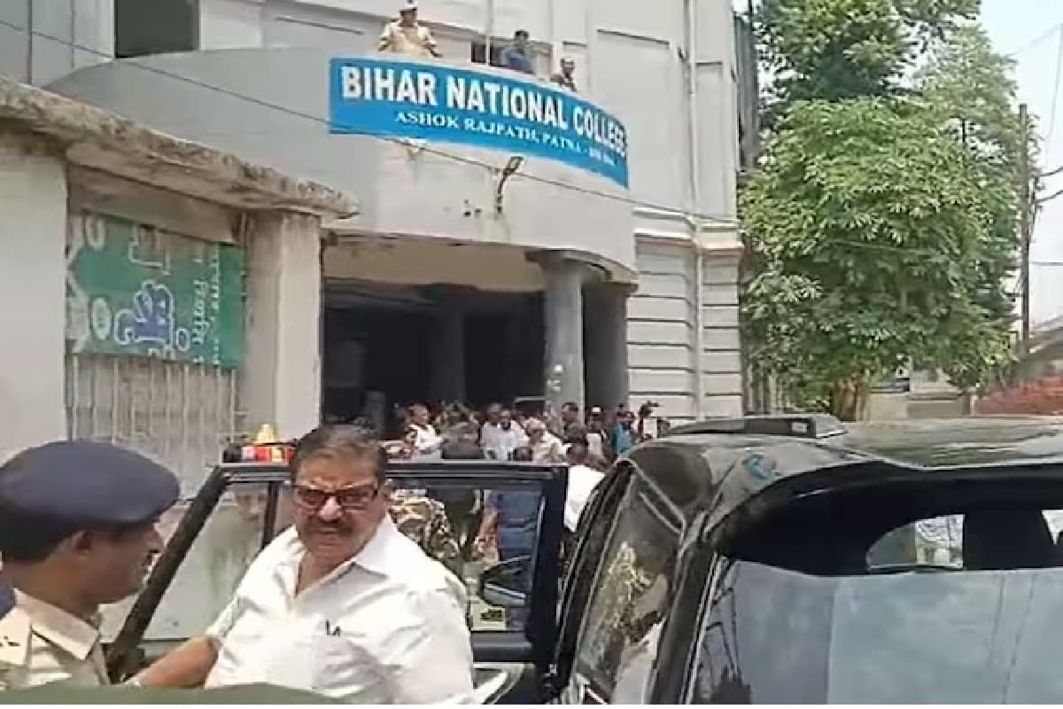 कॉलेज में बमबाजी पर भड़के राज्यपाल, कुलपति से पूछे सवाल, अचानक पहुंच गए बीएन कॉलेज