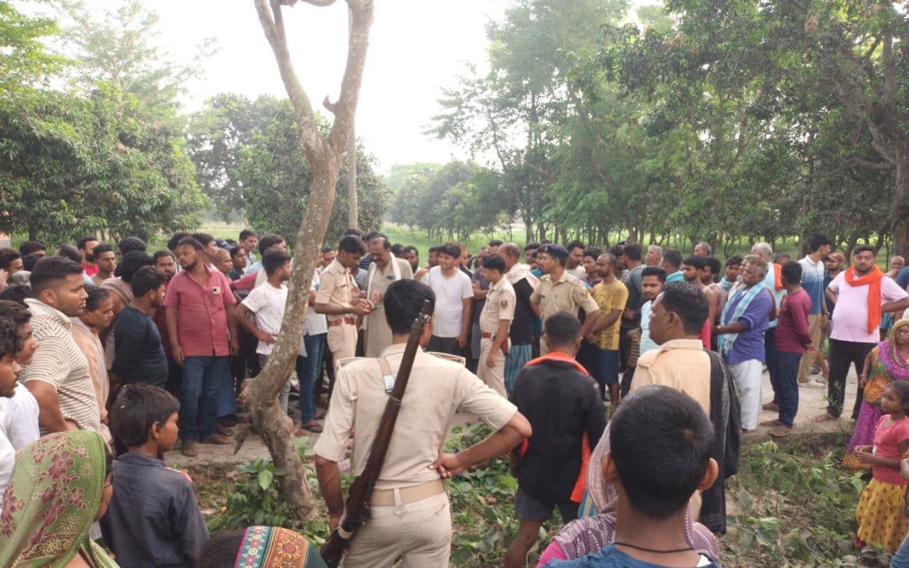 Bihar Crime: सहरसा से आई बुरी खबर, हत्या कर सड़क के किनारे फेंक दिया शव