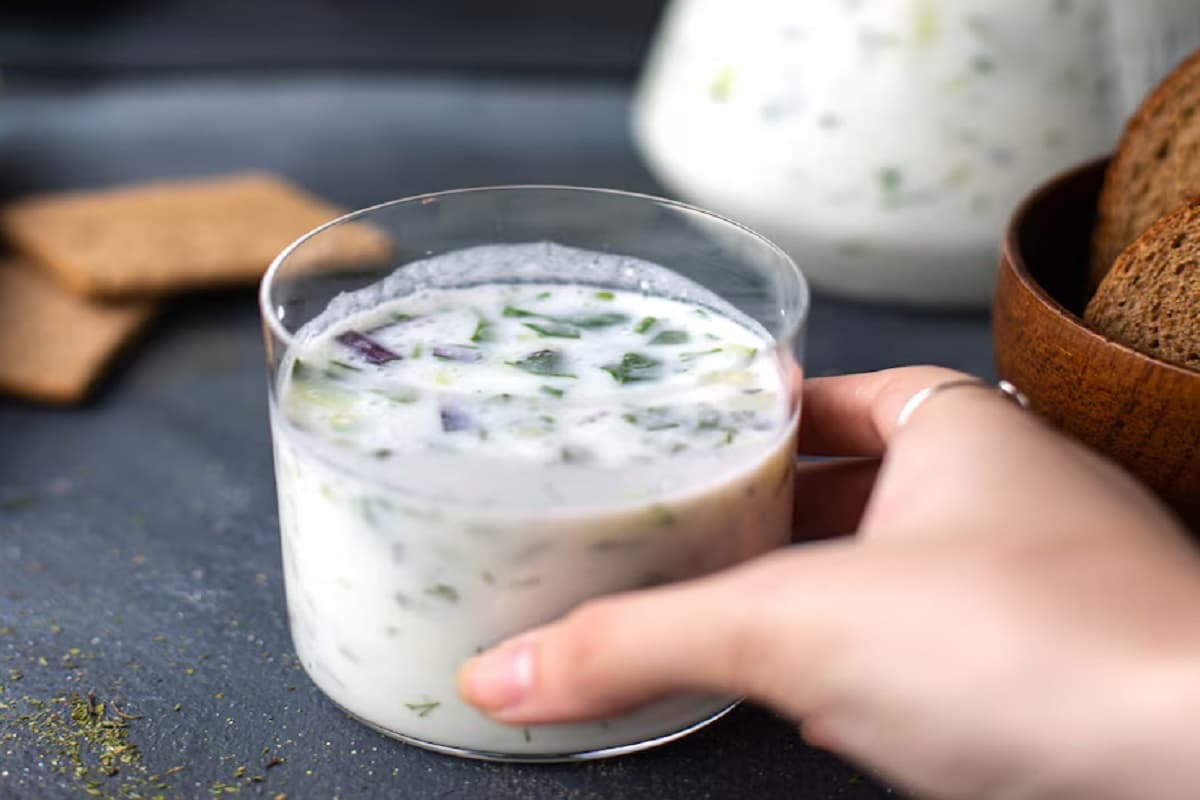 Avoid To Drink Buttermilk: हर किसी के लिए फायदेमंद नहीं है छाछ, इन लोगों को पीने से करना चाहिए परहेज