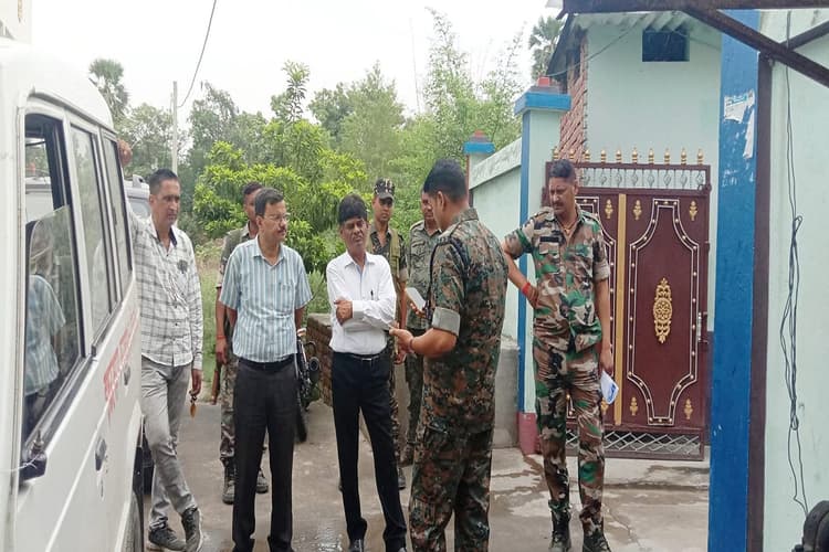 Illegal Clinics in Palamu: स्वास्थ्य विभाग की जांच में फर्जी क्लिनिकों का भंडाफोड़, बिना रजिस्ट्रेशन चल रहे तीन निजी अस्पताल