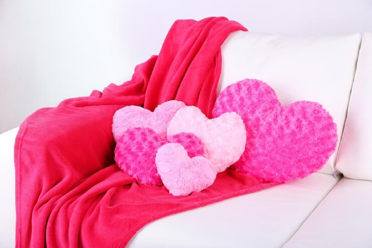 लाल पर्दे 