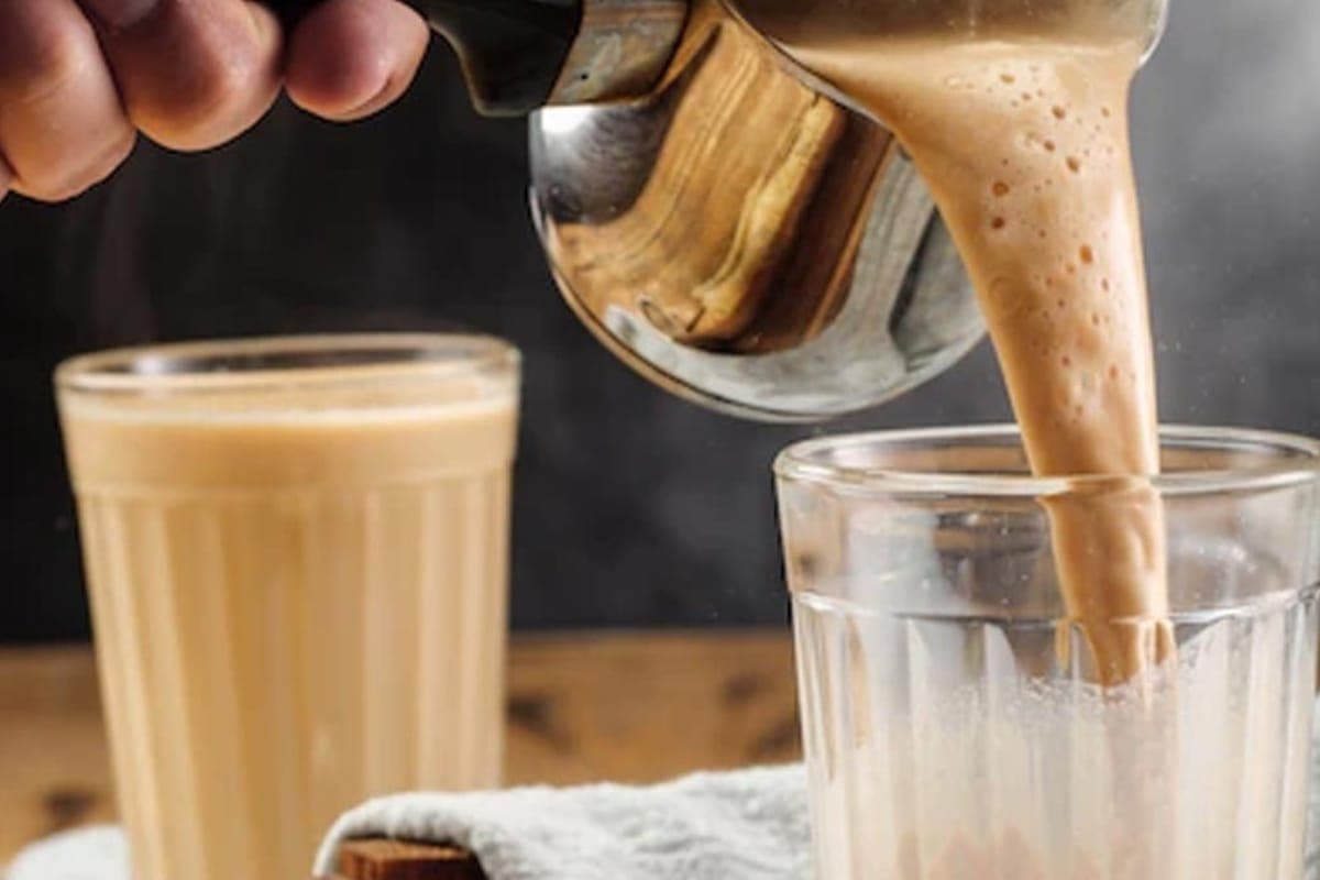 Bihar News: चाय पिलाकर कर्जदार हुआ चायवाला, सवा लाख की चाय गटक गए नेता और अफसर